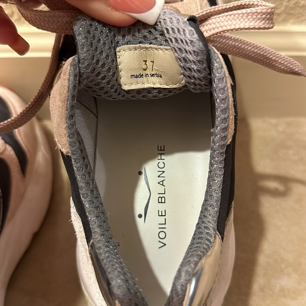 Voile Blanche Sneakers - Picture 5 of 6